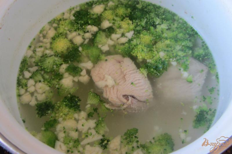Фото приготовление рецепта: Суп с броколли на индейки. шаг №3