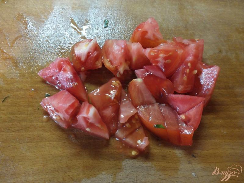 Фото приготовление рецепта: Салат из печеных баклажанов с молодым щавелем шаг №6