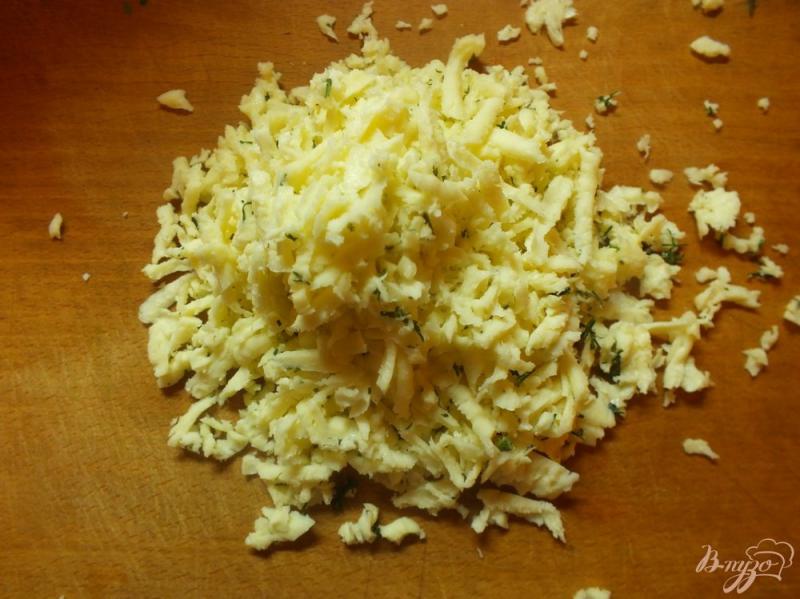 Фото приготовление рецепта: Паста с сыром сулугуни под базиликово-помидорным соусом шаг №5
