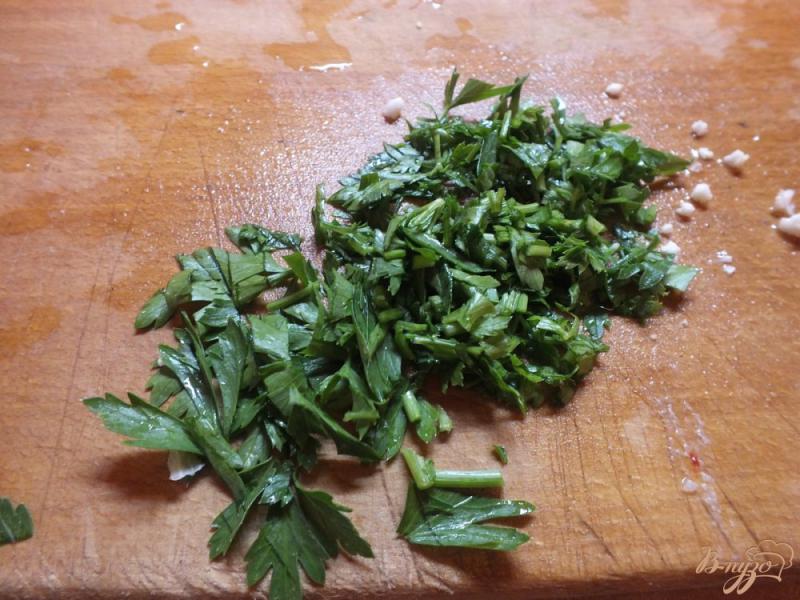 Фото приготовление рецепта: Салат из сырой цветной капусты с морковью и уксусом шаг №2