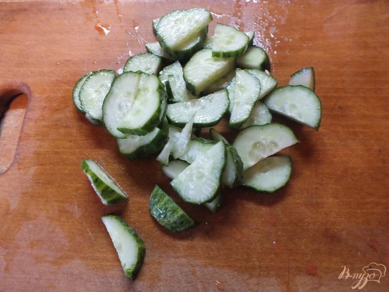 Фото приготовление рецепта: Салат из отварной цветной капусты с овощами шаг №4