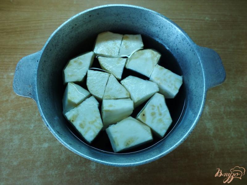 Фото приготовление рецепта: Летний крем-суп из сельдерея шаг №3