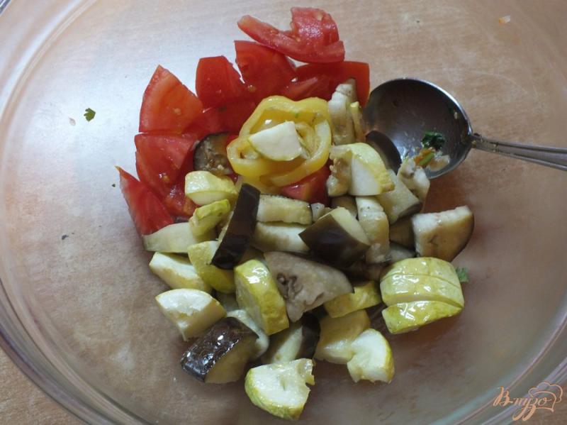 Фото приготовление рецепта: Теплый овощной салат шаг №9