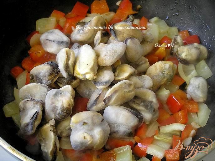 Фото приготовление рецепта: Рис мелосо с мидими и овощами шаг №2