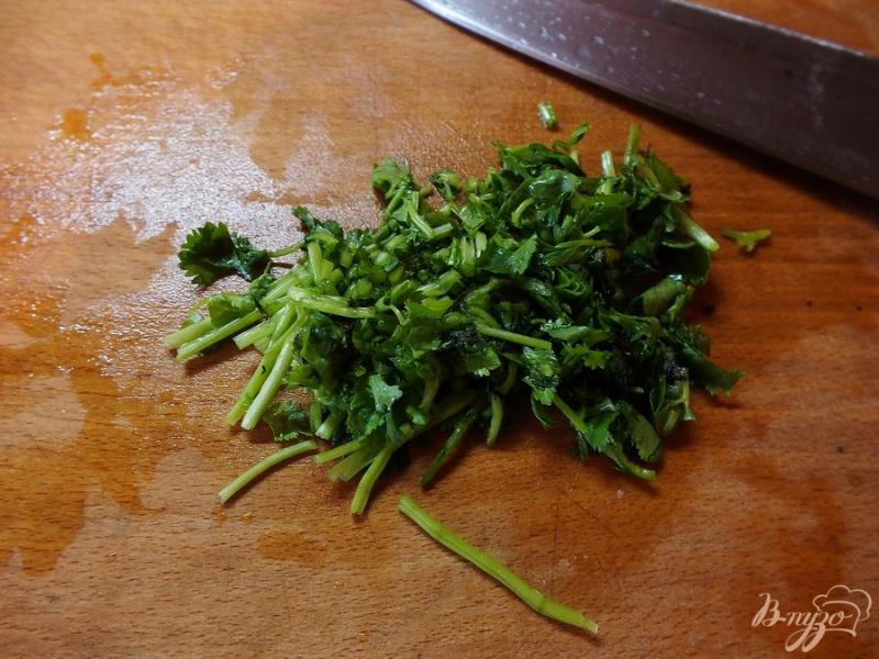 Фото приготовление рецепта: Салат из кислого молодого щавеля шаг №3