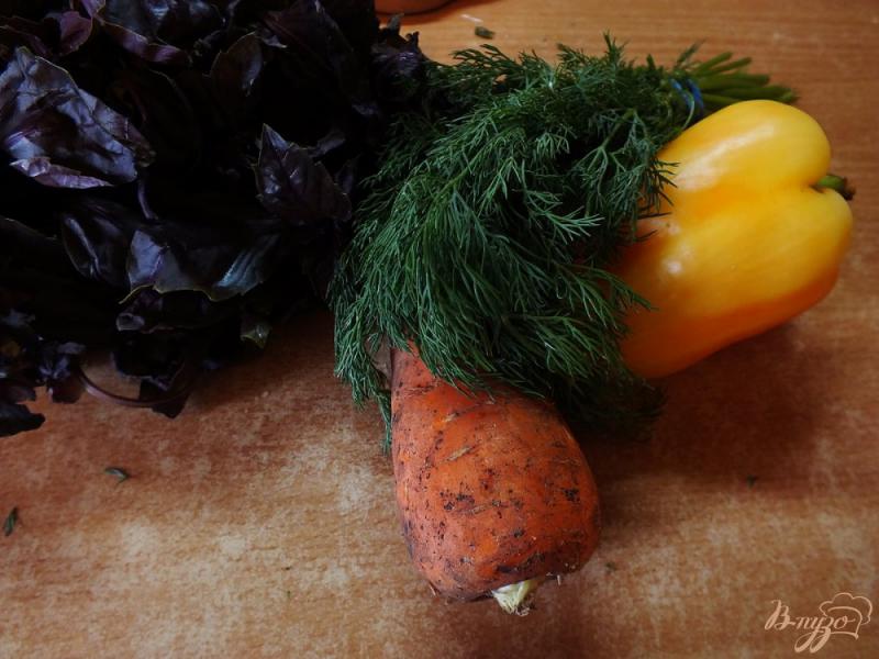 Фото приготовление рецепта: Острый овощной фрэш с зеленью шаг №1