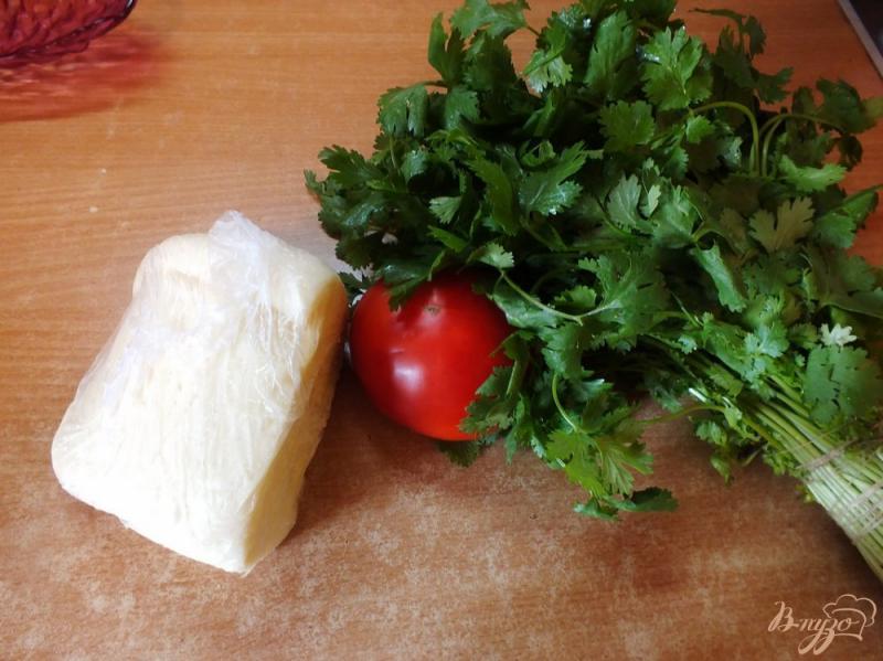 Фото приготовление рецепта: Грузинский салат из овощей с сыром сулугуни и горчичным маслом шаг №1