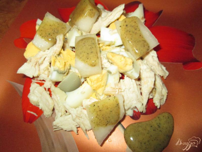 Фото приготовление рецепта: Салат с дыней и курицей шаг №6