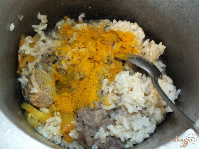 Фото приготовление рецепта: Плов из неочищенного риса с болгарским перцем шаг №6