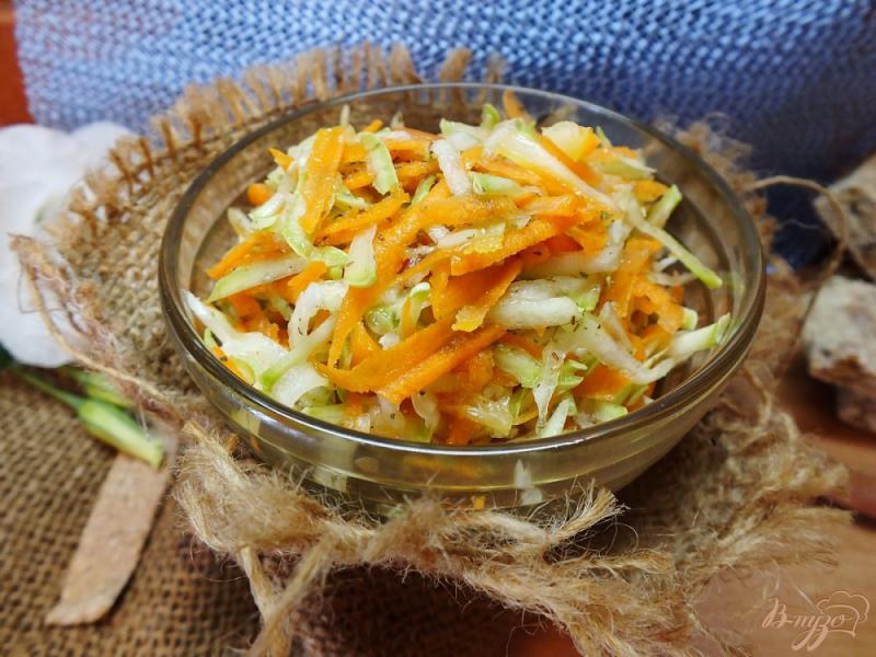 Фото приготовление рецепта: Салат из свежих кабачков и моркви шаг №6