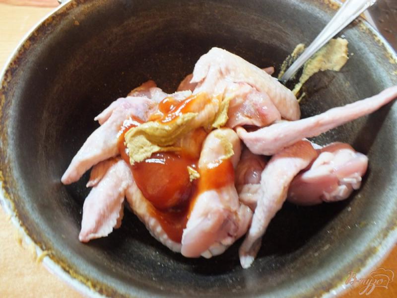 Фото приготовление рецепта: Куриные крылья в меду шаг №5