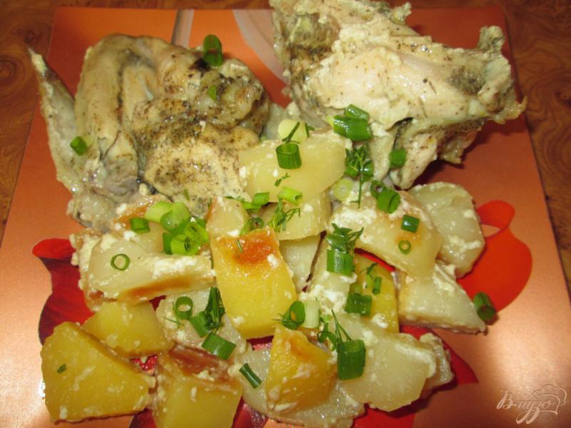 Фото приготовление рецепта: Нежная курица с картошкой в кулинарном рукаве шаг №10