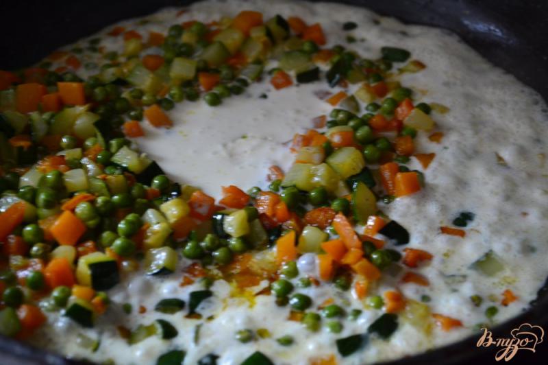 Фото приготовление рецепта: Сливочно-овощной соус к пасте шаг №2