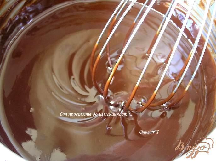 Фото приготовление рецепта: Нежные шоколадные пирожные с малиновым джемом шаг №1
