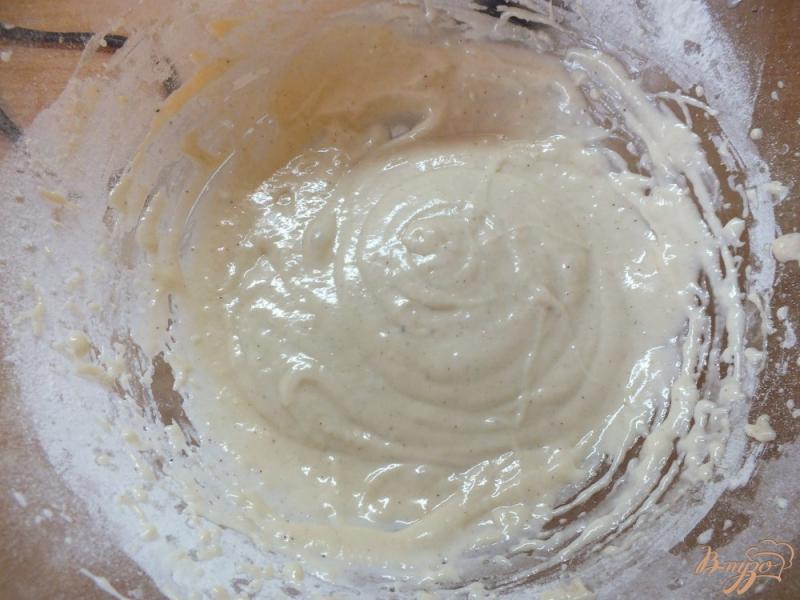 Фото приготовление рецепта: Кексы с сыром и яблоками шаг №6