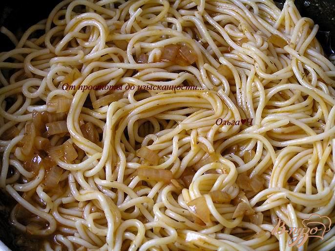 Фото приготовление рецепта: Тефтели в томатном соусе со спагетти шаг №8