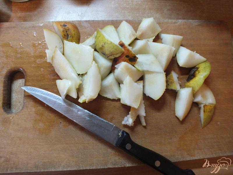 Фото приготовление рецепта: Имбирно-анисовый компот из груш и яблок шаг №2