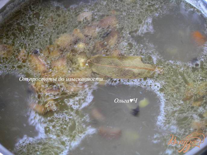 Фото приготовление рецепта: Суп с желтой чечевицей и грибами шаг №5