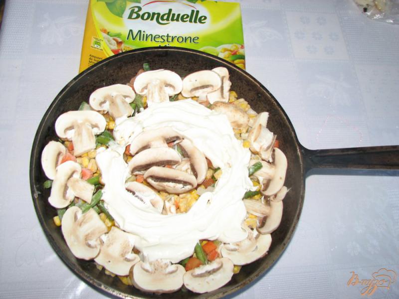 Фото приготовление рецепта: Овощи печеные Сковородка с грибами шаг №5