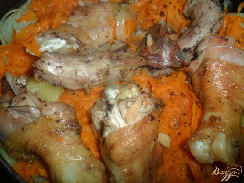 Фото приготовление рецепта: Тушёный картофель с мясом в чугунке по деревенски шаг №6