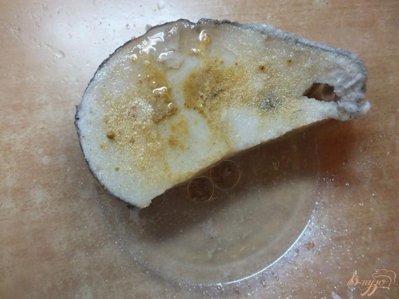 Фото приготовление рецепта: Имбирный стейк из масляной рыбы шаг №3