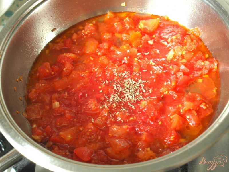 Фото приготовление рецепта: Рисовый суп с чечевицей и томатами шаг №4