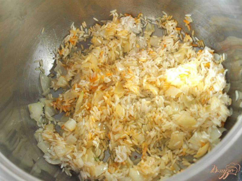 Фото приготовление рецепта: Рисовый суп с чечевицей и томатами шаг №2