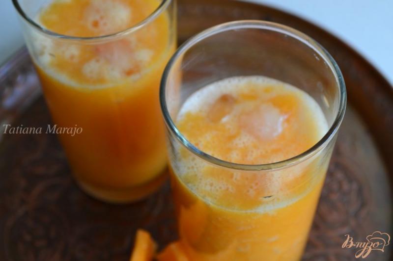 Фото приготовление рецепта: Апельсиново-дынный коктейль с водкой шаг №4