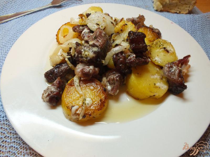 Фото приготовление рецепта: Картофель с говядиной в духовке шаг №7