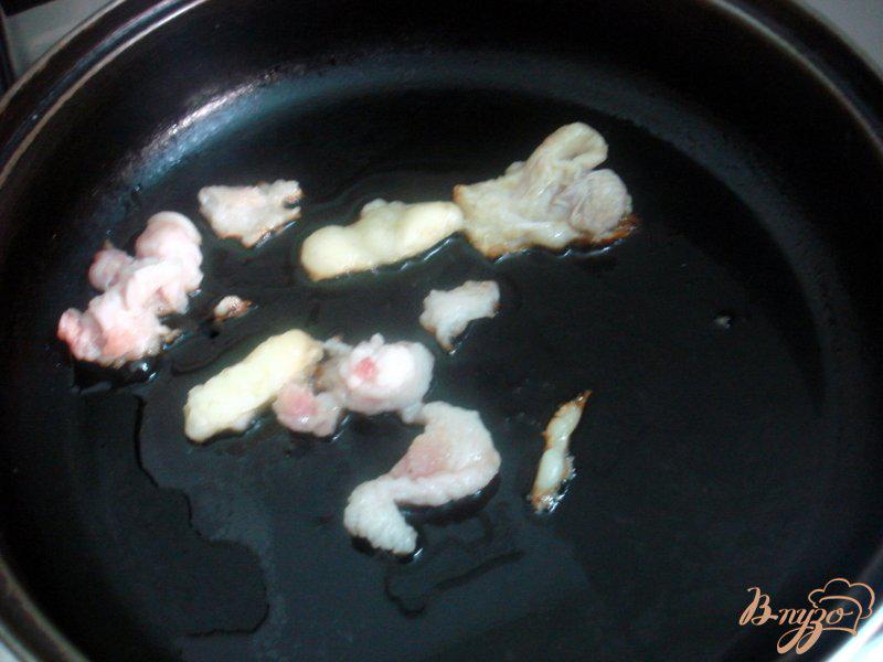 Фото приготовление рецепта: Капуста тушёная со свининой и томатом шаг №1