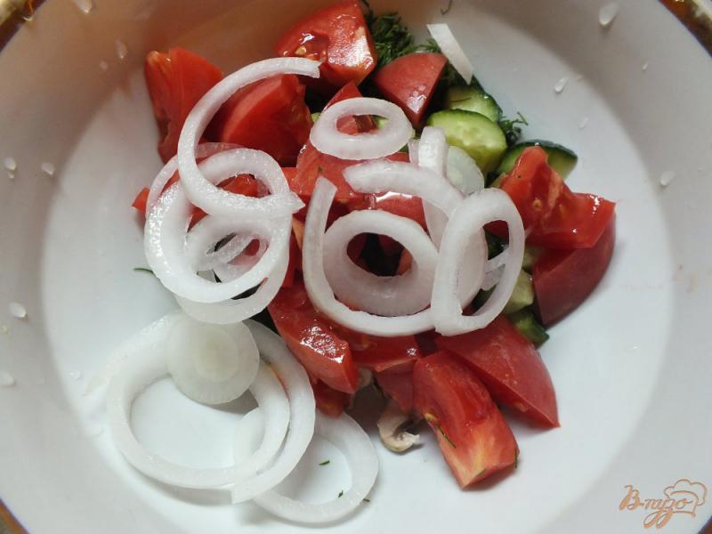 Фото приготовление рецепта: Салат со свежими шампиньонами шаг №6
