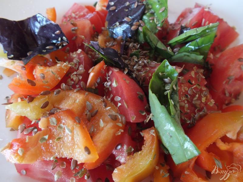 Фото приготовление рецепта: Салат со свежими розмарином и тимьяном шаг №7