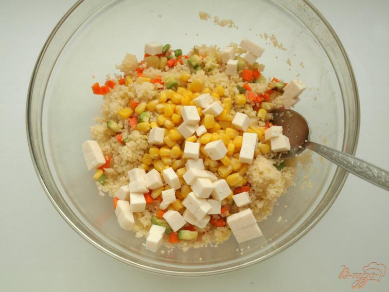 Фото приготовление рецепта: Запечённые перцы с кус-кусом и овощами шаг №4