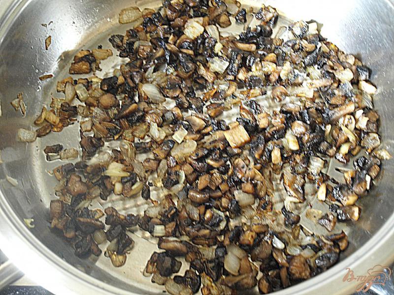 Фото приготовление рецепта: Котлеты из картофеля с шампиньонами шаг №2