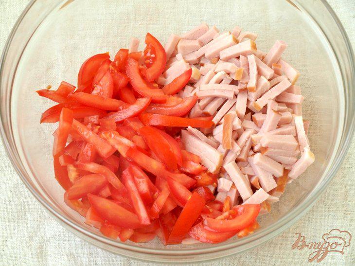 Фото приготовление рецепта: Салат с ветчиной и помидорами шаг №1