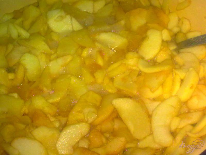 Фото приготовление рецепта: Яблочное варенье с пряностями шаг №3