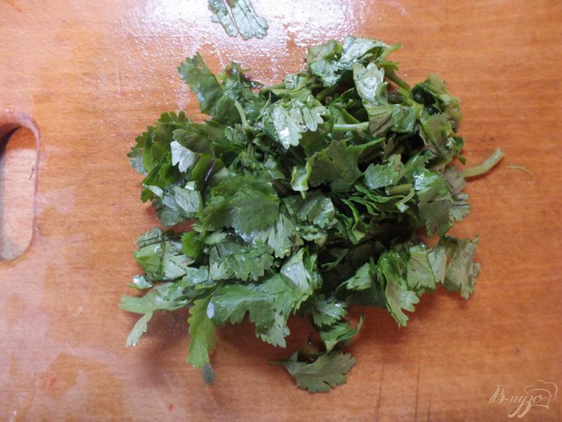 Фото приготовление рецепта: Салат овощной с салатом латук и семенами льна шаг №4