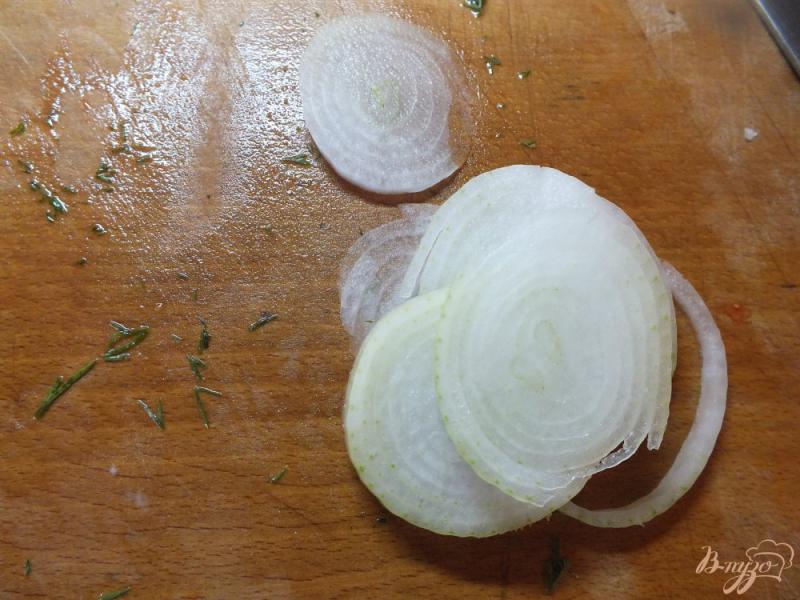 Фото приготовление рецепта: Салат с лаймово-медовой заправкой шаг №4