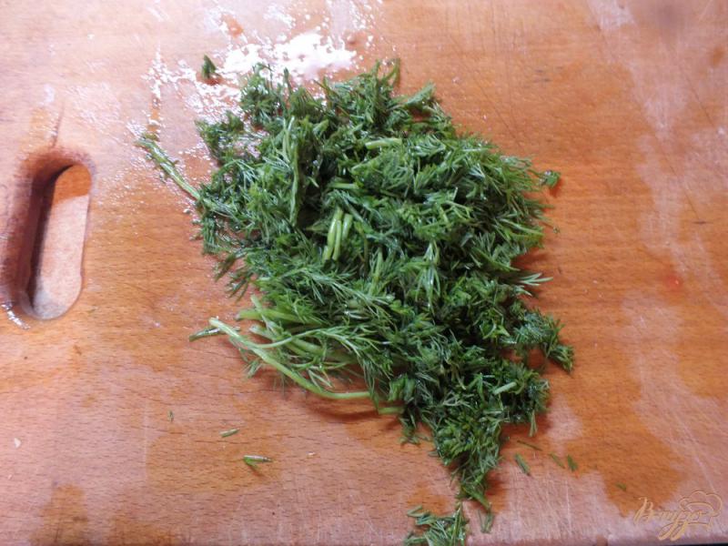 Фото приготовление рецепта: Салат с лаймово-медовой заправкой шаг №3