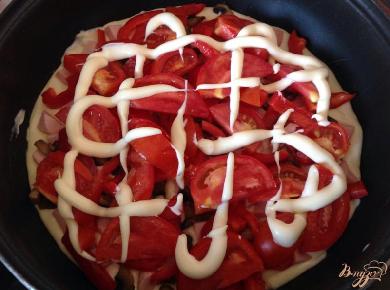 Фото приготовление рецепта: Пицца «минутка» на сковороде шаг №8