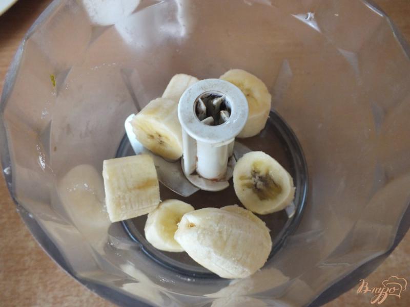 Фото приготовление рецепта: Банановое сорбе  с корицей и сливками шаг №2