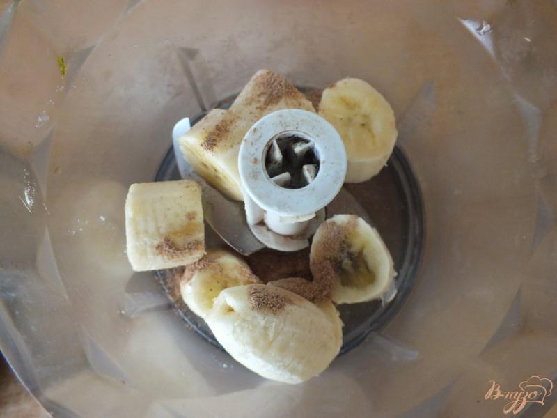 Фото приготовление рецепта: Банановое сорбе  с корицей и сливками шаг №3