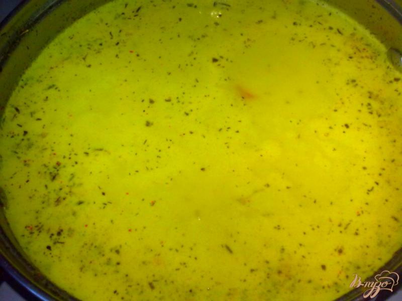 Фото приготовление рецепта: Суп овощной с сыром шаг №7