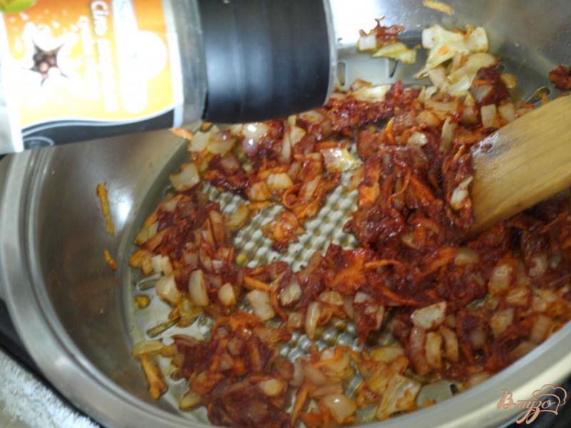 Фото приготовление рецепта: Рисовый суп с томатом шаг №2