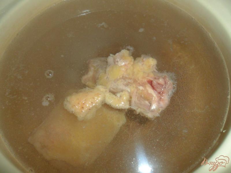 Фото приготовление рецепта: Легкий куриный суп с гречкой шаг №1