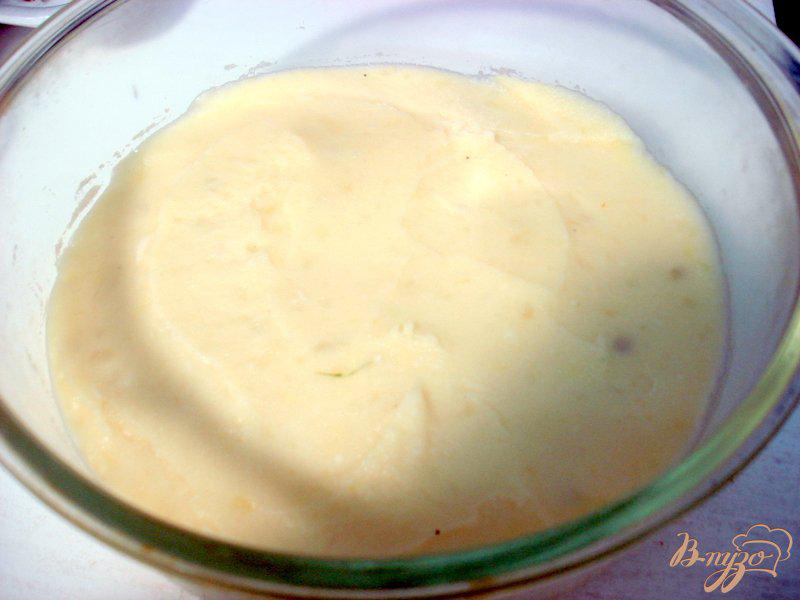 Фото приготовление рецепта: Печёночное суфле на картофельной подушке шаг №5