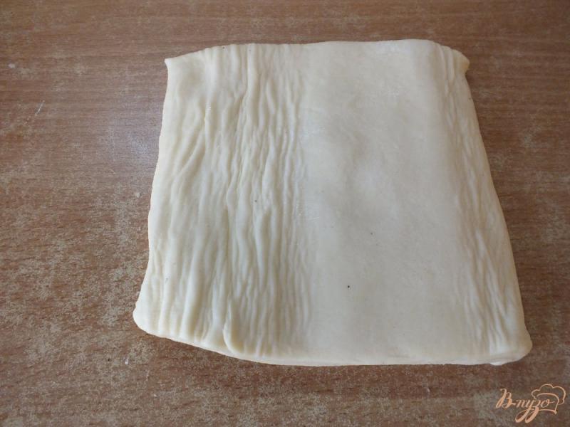 Фото приготовление рецепта: Слоеные бутербродные хлебцы с орегано шаг №1