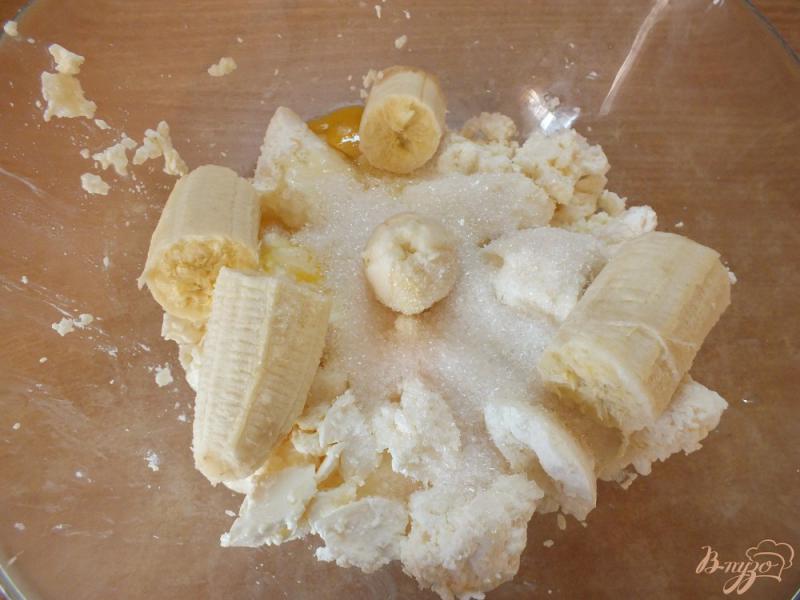Фото приготовление рецепта: Сырники банановые шаг №4
