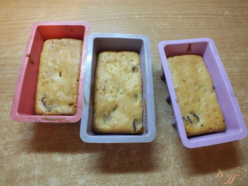 Фото приготовление рецепта: Сливовые кексы с творогом и медом шаг №11