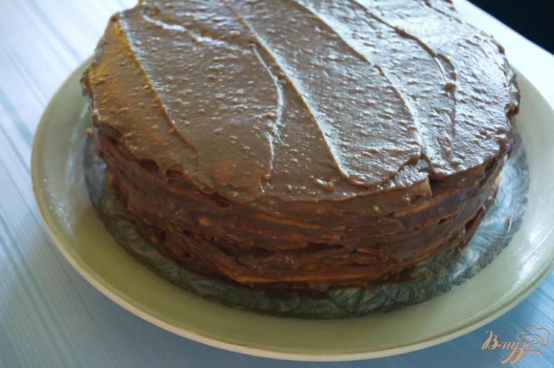 Фото приготовление рецепта: Карамельный торт с шоколадным кремом шаг №11
